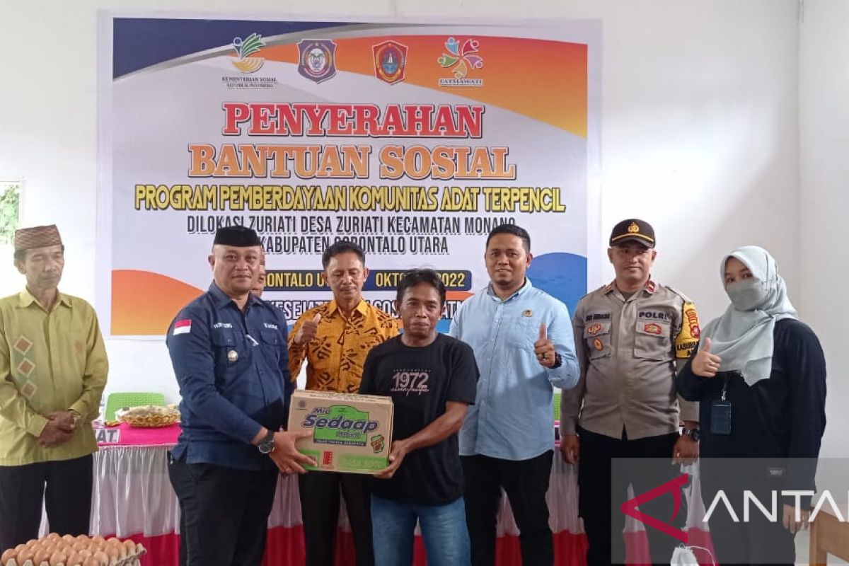Sebanyak 54 KK di Gorontalo Utara terima bantuan KAT dari Kemensos