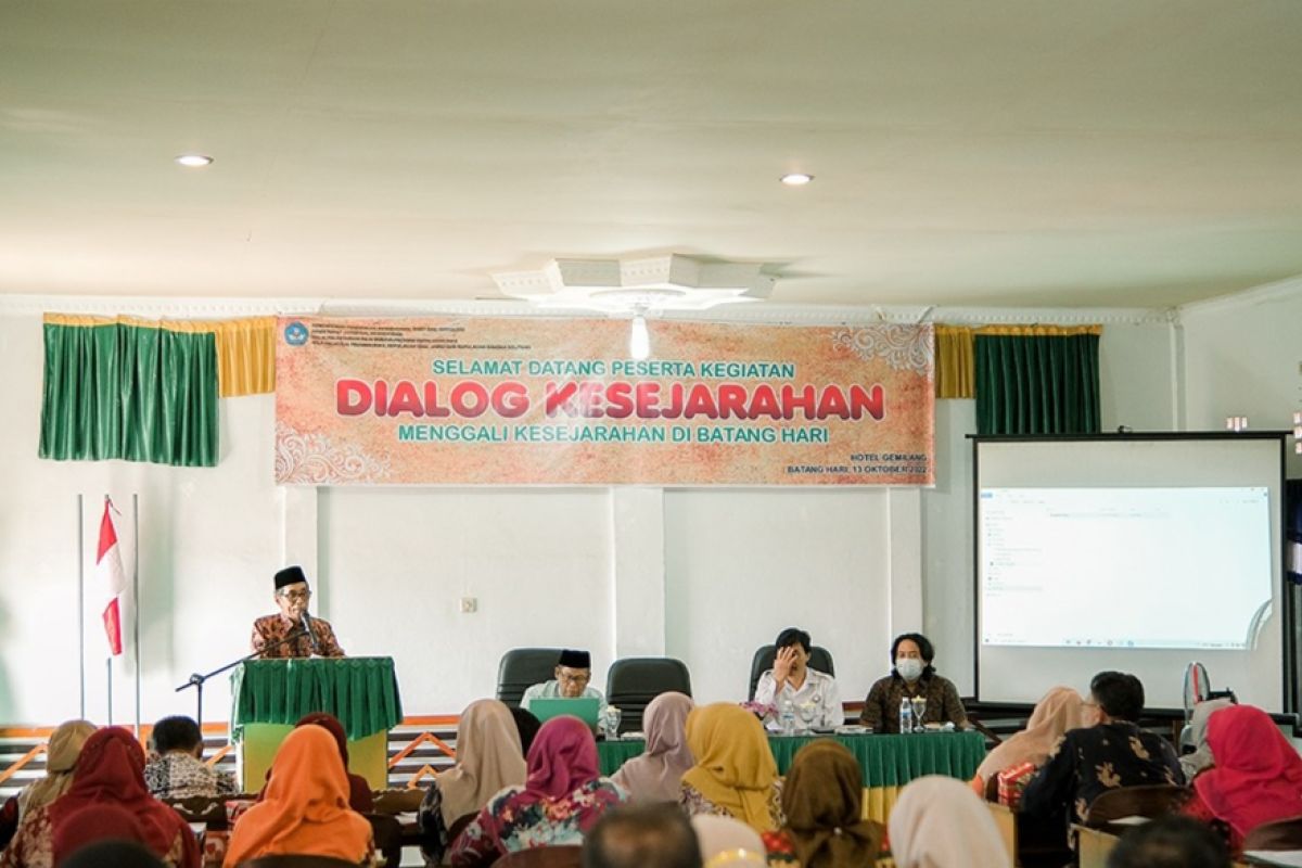 Wakil Bupati Batanghari buka acara dialog sejarah Batanghari