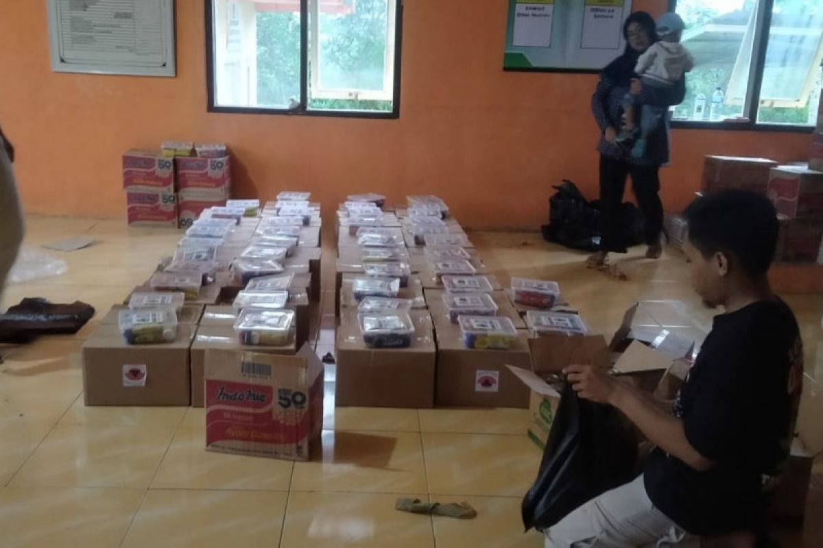 BPBD Tasikmalaya salurkan bantuan untuk korban pergerakan tanah