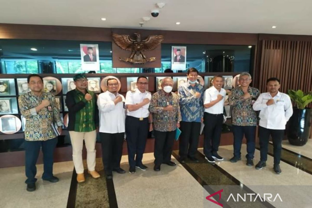 Pemkab Buton berkoordinasi kepada Kementerian PUPR manfaatkan aspal