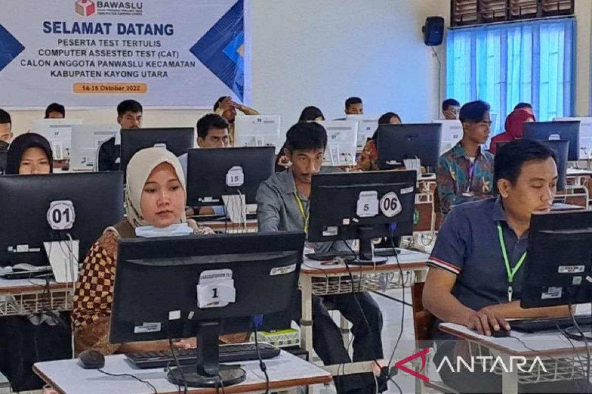 140 orang ikuti CAT calon anggota Panwaslu Kayong Utara