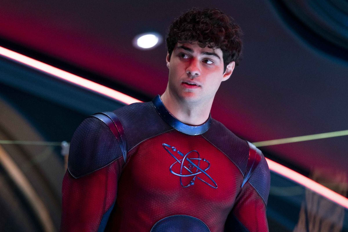 Noah Centineo bertransisi dari film romantis ke pahlawan super