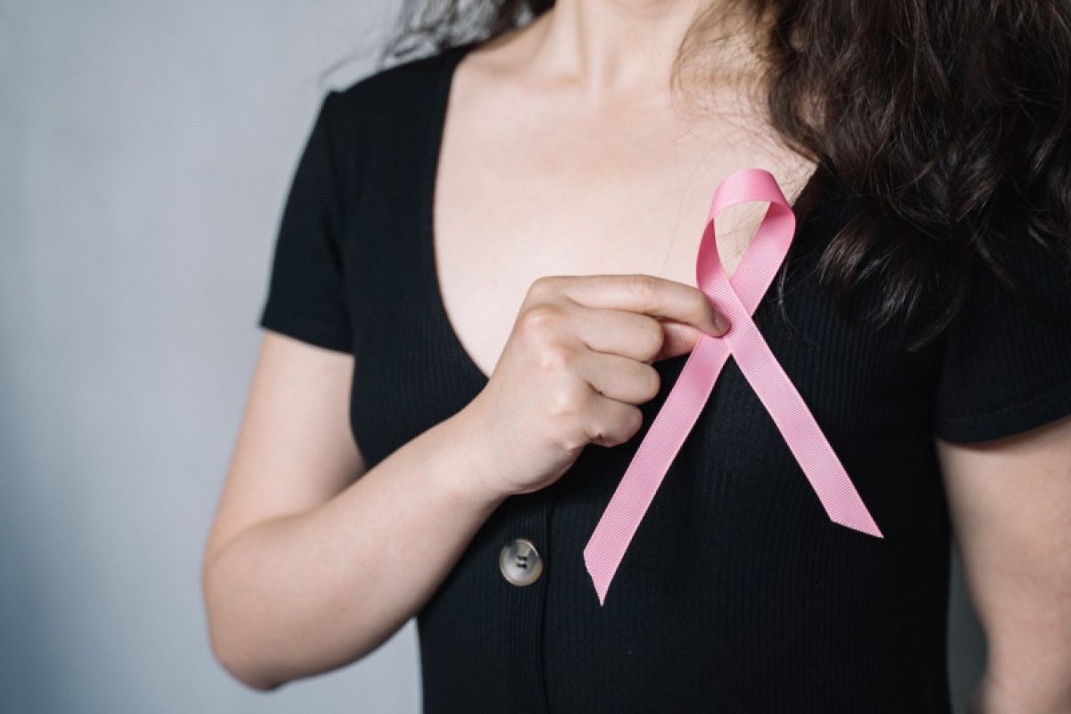 Dokter: Kanker payudara bisa dideteksi dini secara mandiri