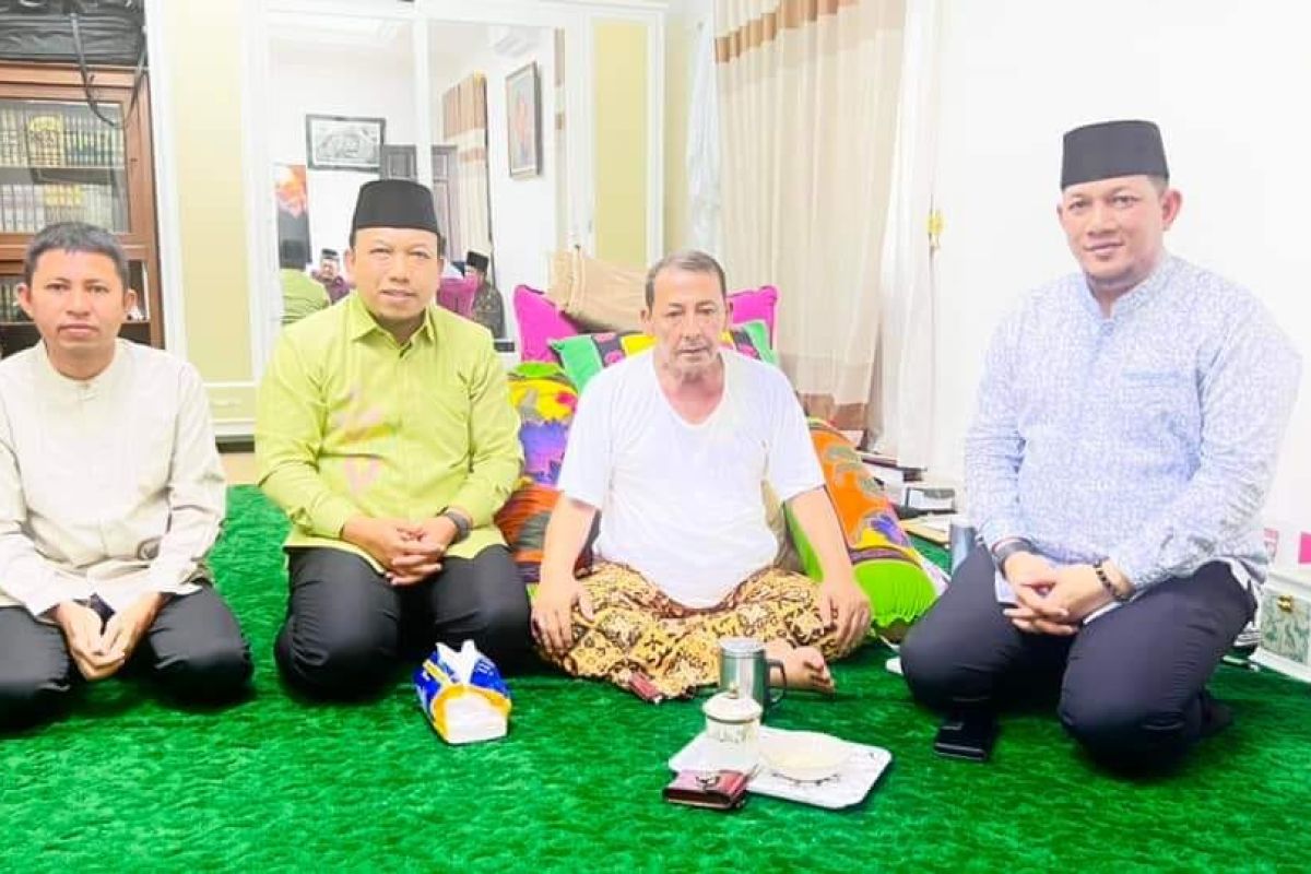 Siak bersalawat bersama Habib Luthfi hari ini ditunda