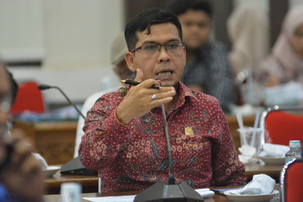 Legislator harapkan bank syariah di Aceh perbaiki layanan