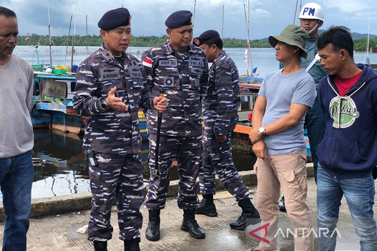 TNI AL jamin keamanan nelayan di Laut Natuna Utara