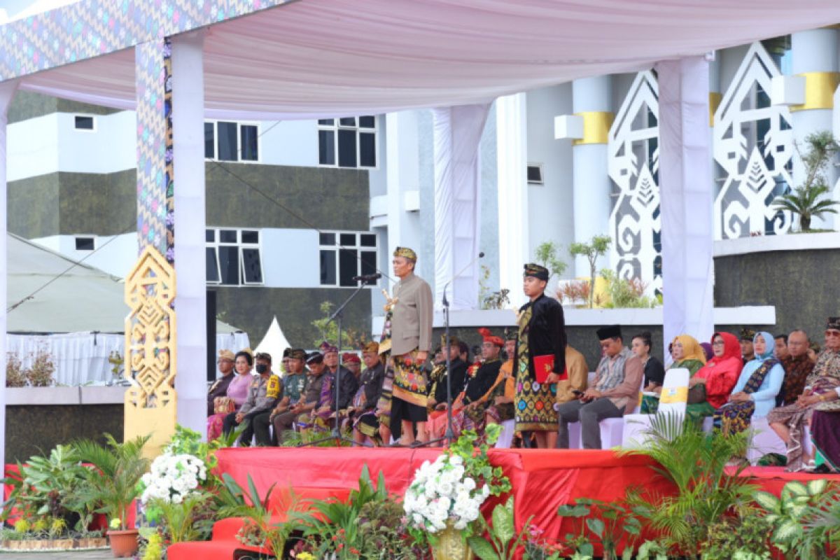 Bupati Lombok Tengah ajak masyarakat bangkit bersama pasca-COVID-19