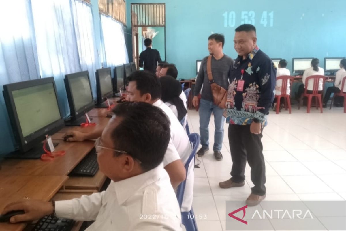 Seratus lebih peserta ikuti tes CAT panwaslu kecamatan di Murung Raya