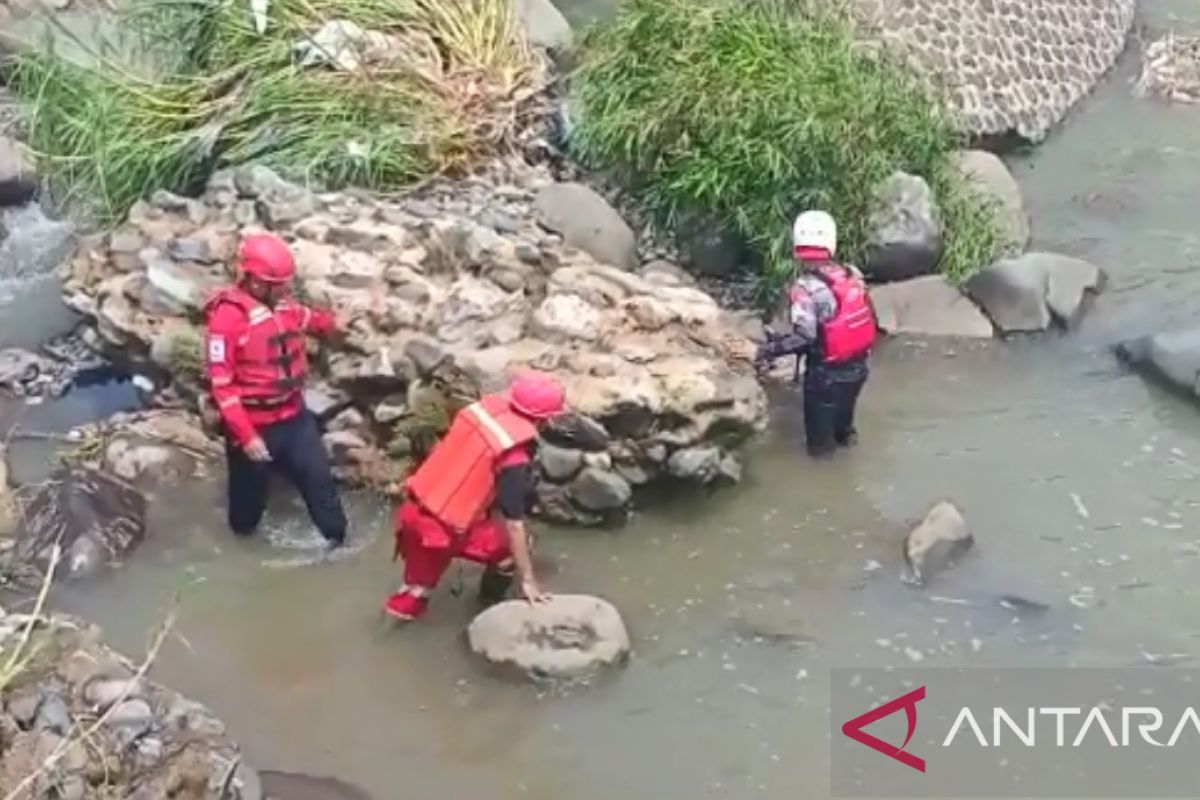 Tim SAR gabungan perluas area pencarian bocah terbawa arus sungai  di hari keempat