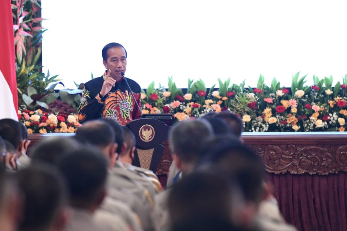 Pengamat: Jokowi ingin tunjukkan pentingnya kesederhanaan ke Polri
