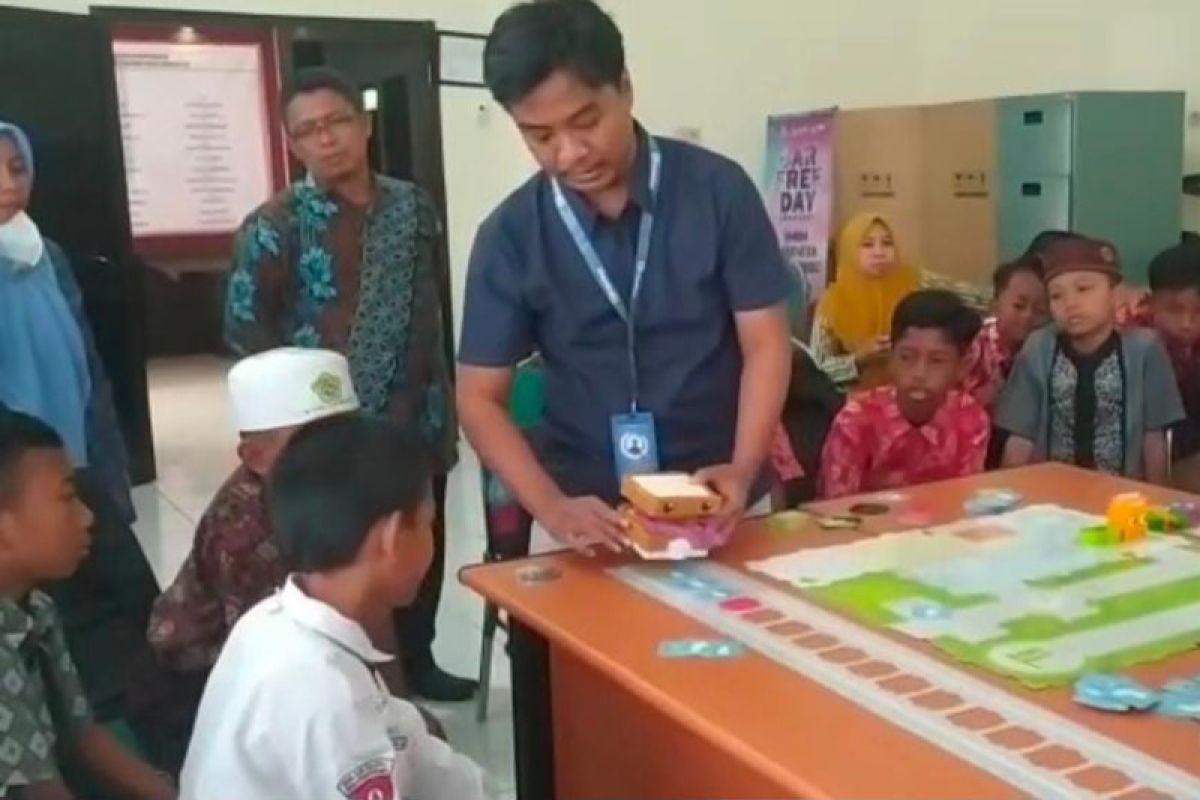 Dinas Perpustakaan Probolinggo kenalkan robotik ke siswa SD