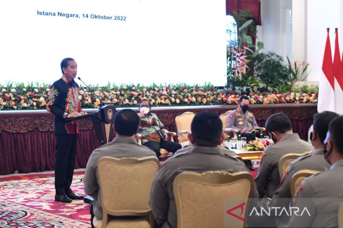 Presiden Jokowi minta pejabat polisi memperhatikan gaya hidup