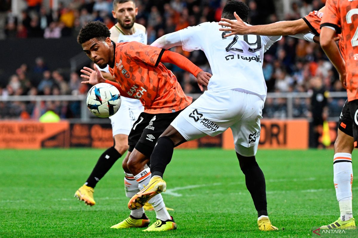 Lorient urung geser PSG di puncak klasemen