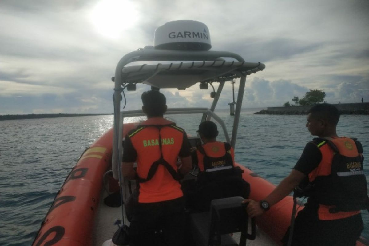 Basarnas cari enam penumpang kapal mati mesin di perairan Wakatobi