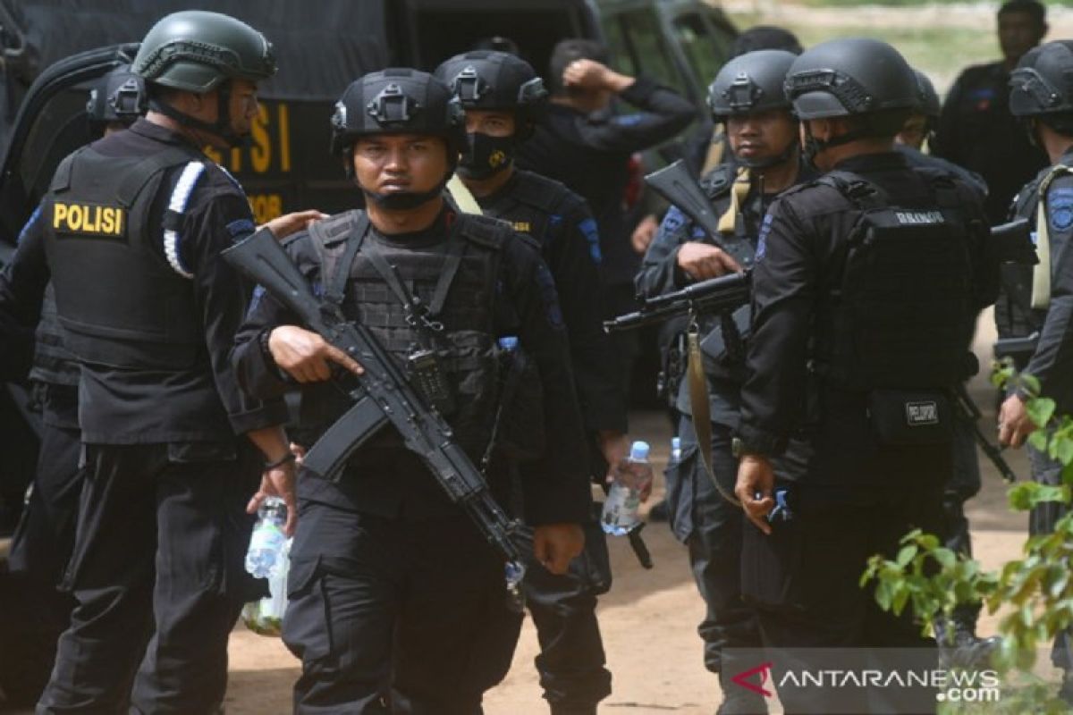 Densus 88 ambil alih kasus perempuan todong pistol ke Paspampres