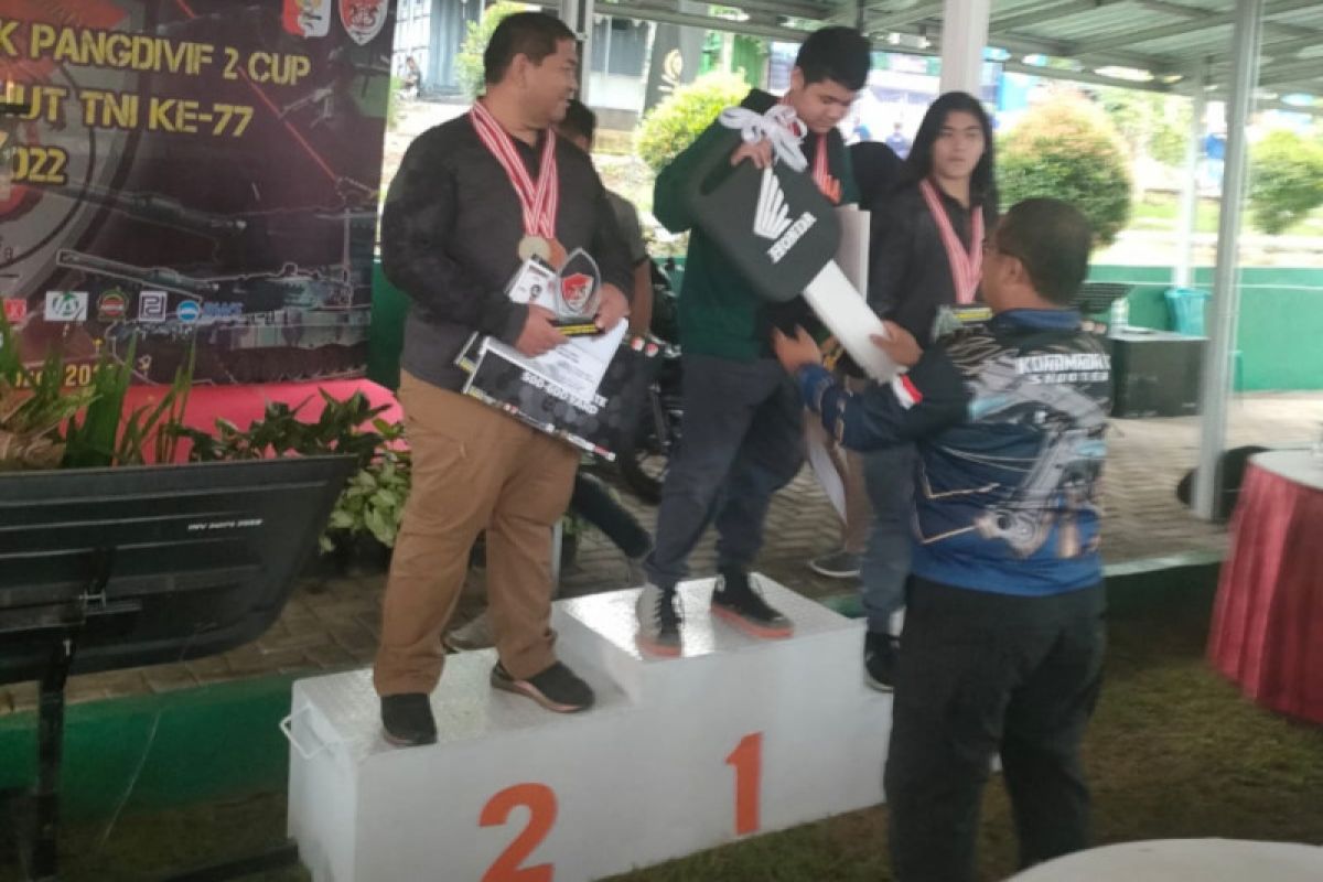 Kejuaraan menembak Pangdivif 2 Kostrad, Rady Shah Raih gelar juara umum