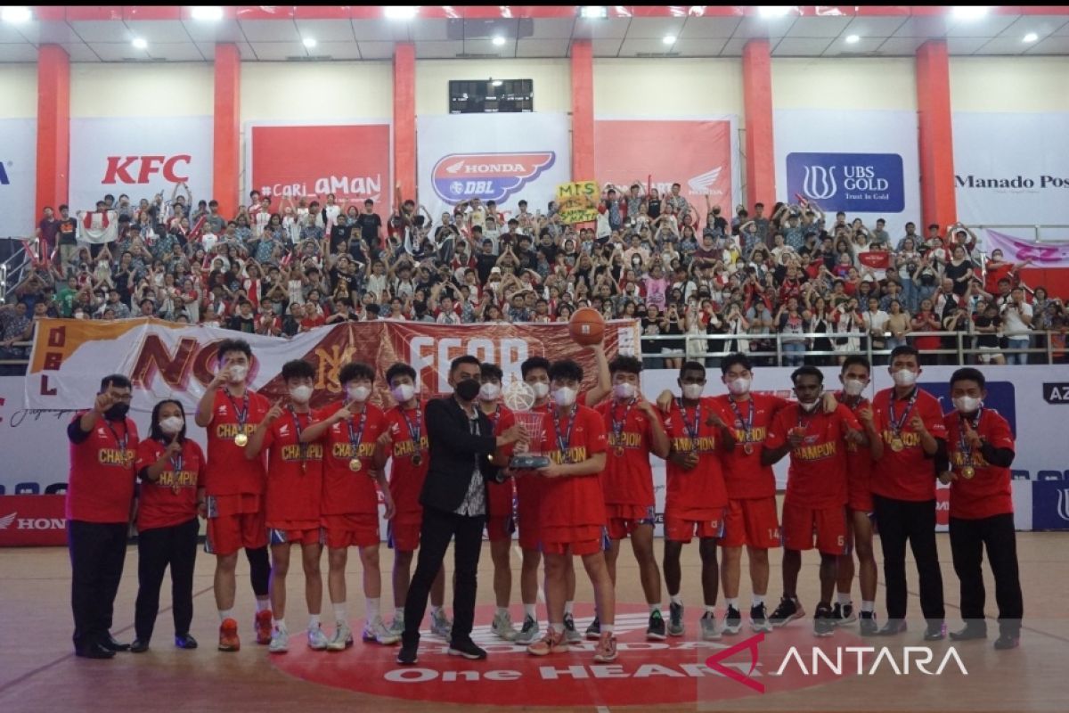 Tim Putra MIS - Putri SMA Kr. Eben Haezar Manado Juara Honda DBL North Sulawesi 2022