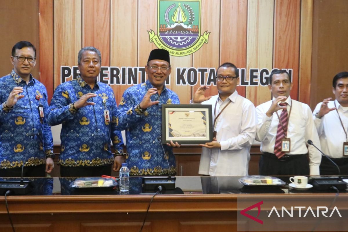 Walikota Cilegon Helldy Agustian Terima Penghargaan dari Kementerian Keuangan RI, Kategori Capaian WTP 9 Kali Berturut-turut