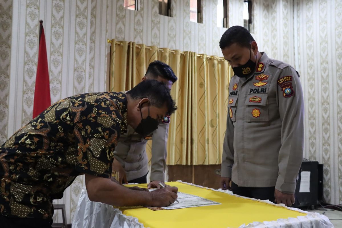 Panitia seleksi Bintara Polres Natuna tandatangani pakta integritas