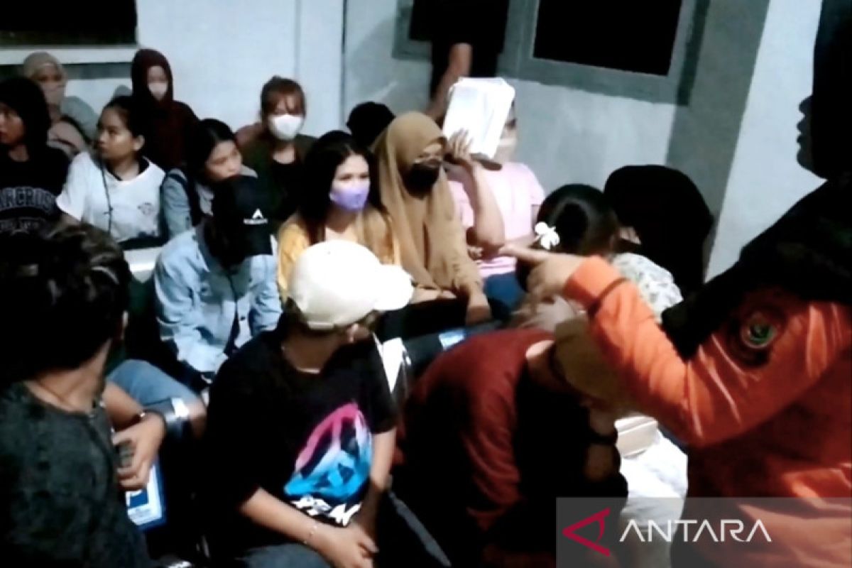 Dinsos amankan 33 orang dalam razia prostitusi di Makassar