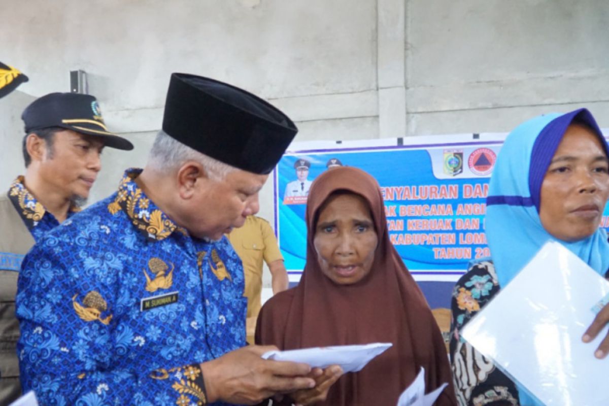 Pemkab Lombok Timur salurkan bantuan bagi korban puting beliung