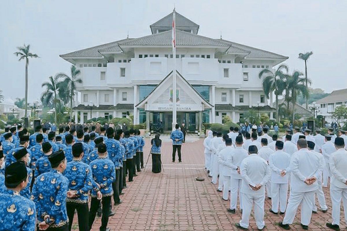 Bupati Karawang: tidak ada jual-beli jabatan ASN