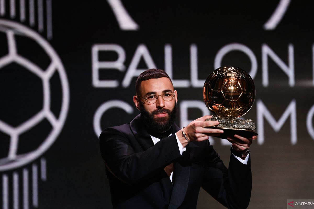 Karim Benzema raih Ballon d'Or 2022