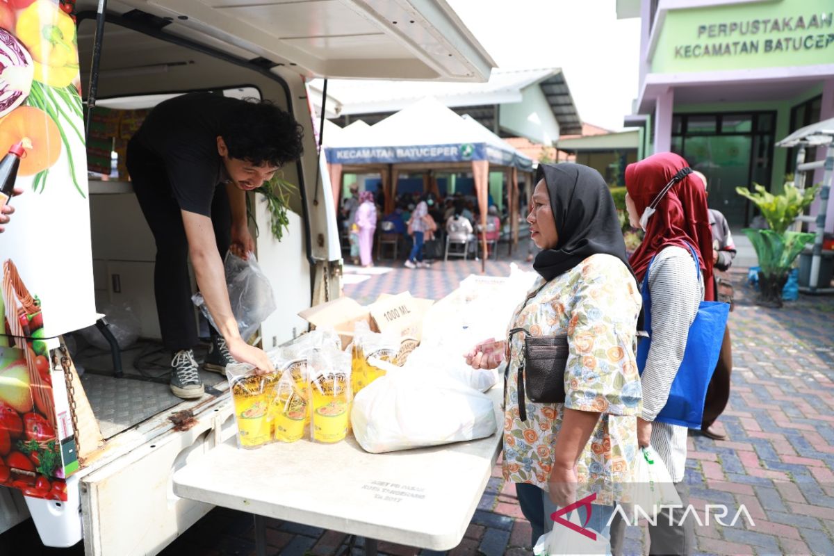 PD Pasar Kota Tangerang atur jalur penjualan sembako agar tak ganggu pedagang lain