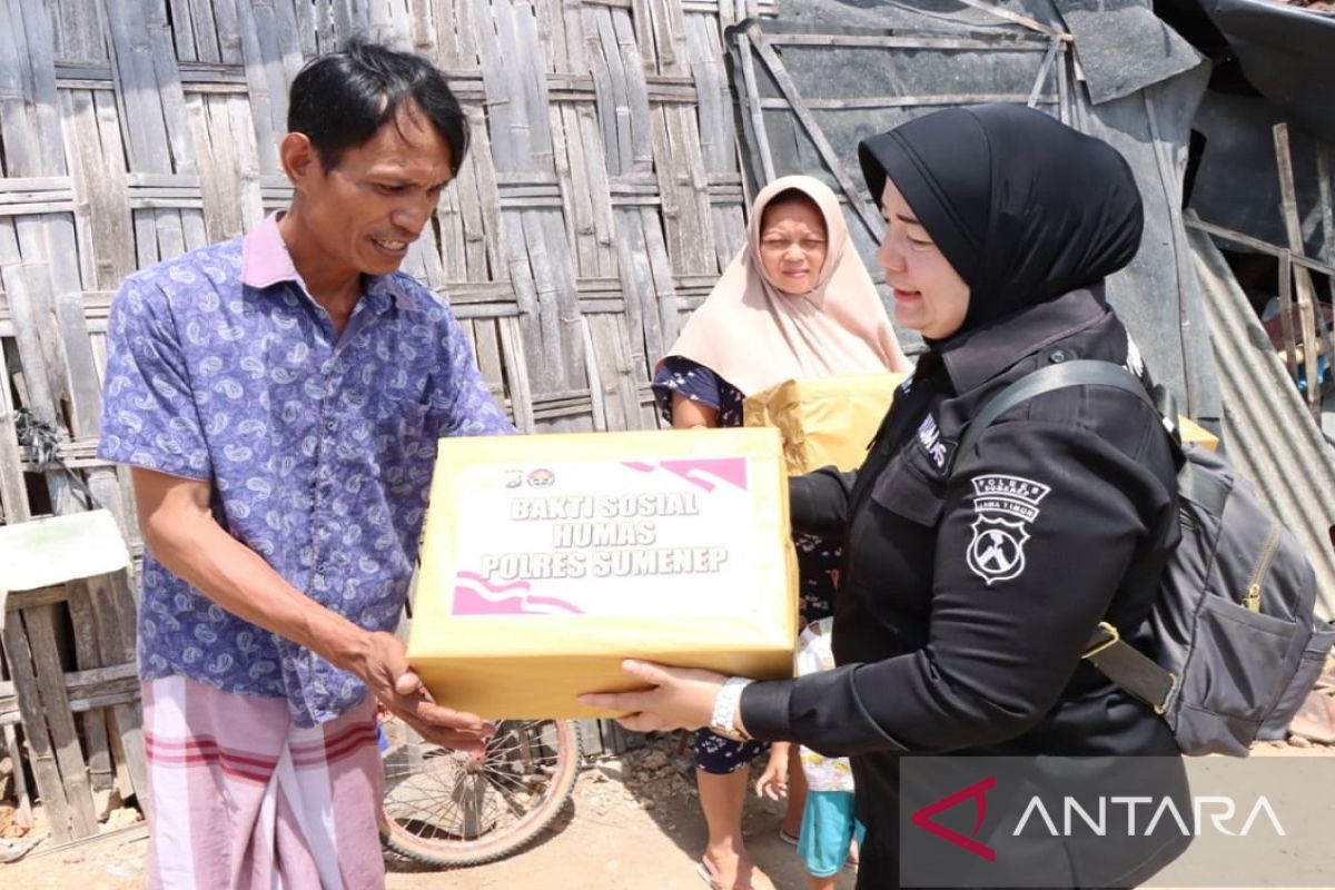 Polres bantu korban puting beliung di Sumenep