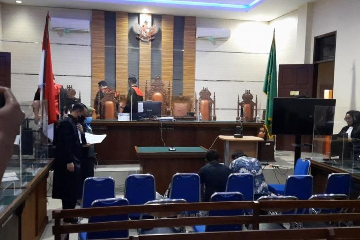 Hakim PN Tanjungkarang vonis bebas empat terdakwa kasus pupuk ilegal