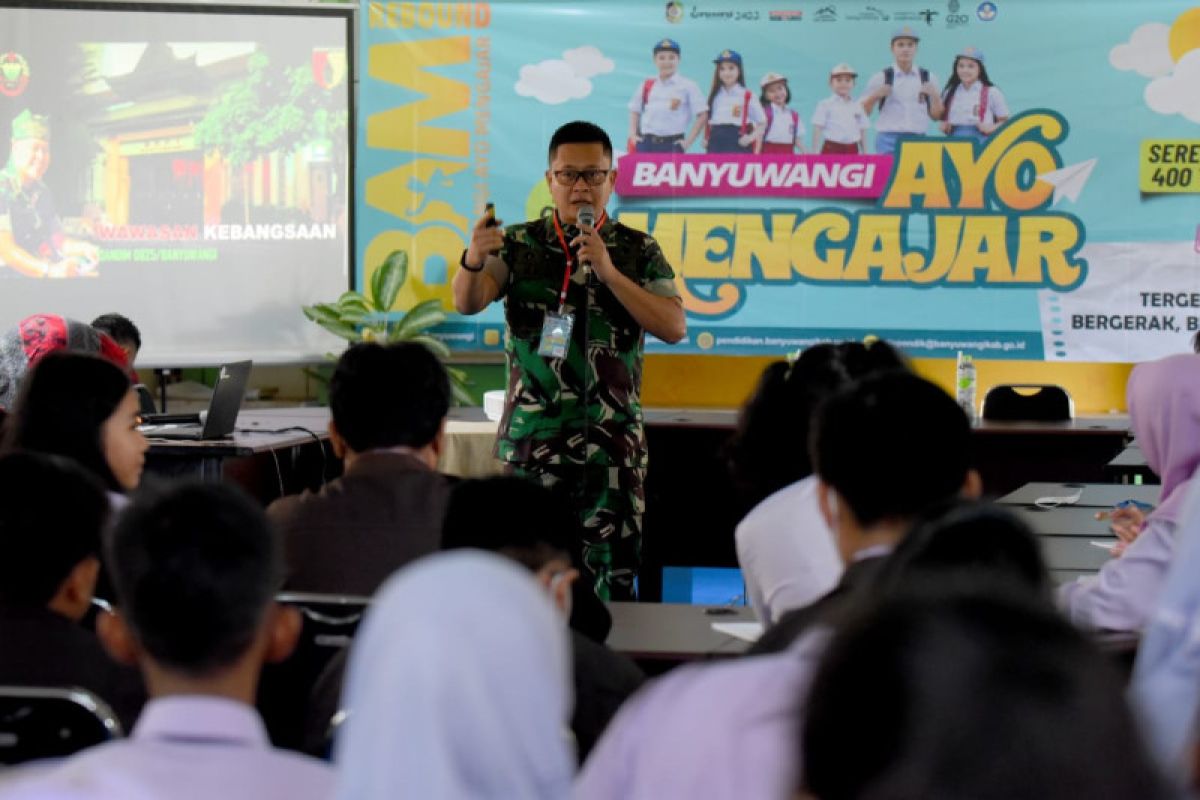 Dandim dan Ketua DPRD jadi guru dadakan di gerakan 