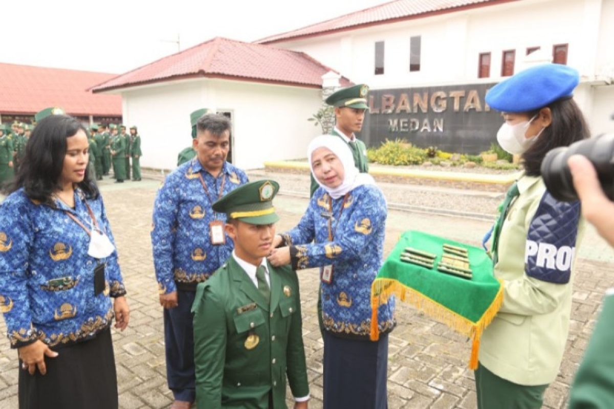 Penyematan atribut naik pangkat pertanda mahasiswa Polbangtan Kementan naik tingkat