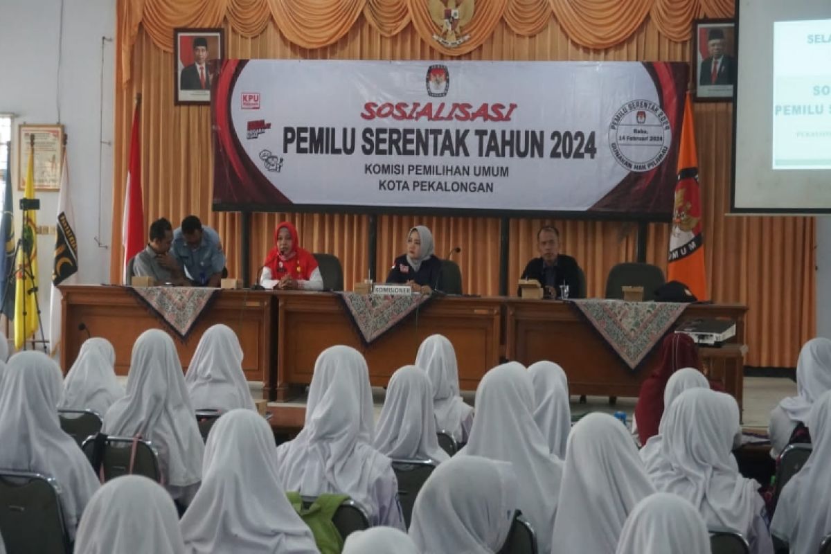 Siswa SMP di Pekalongan belajar pemilu