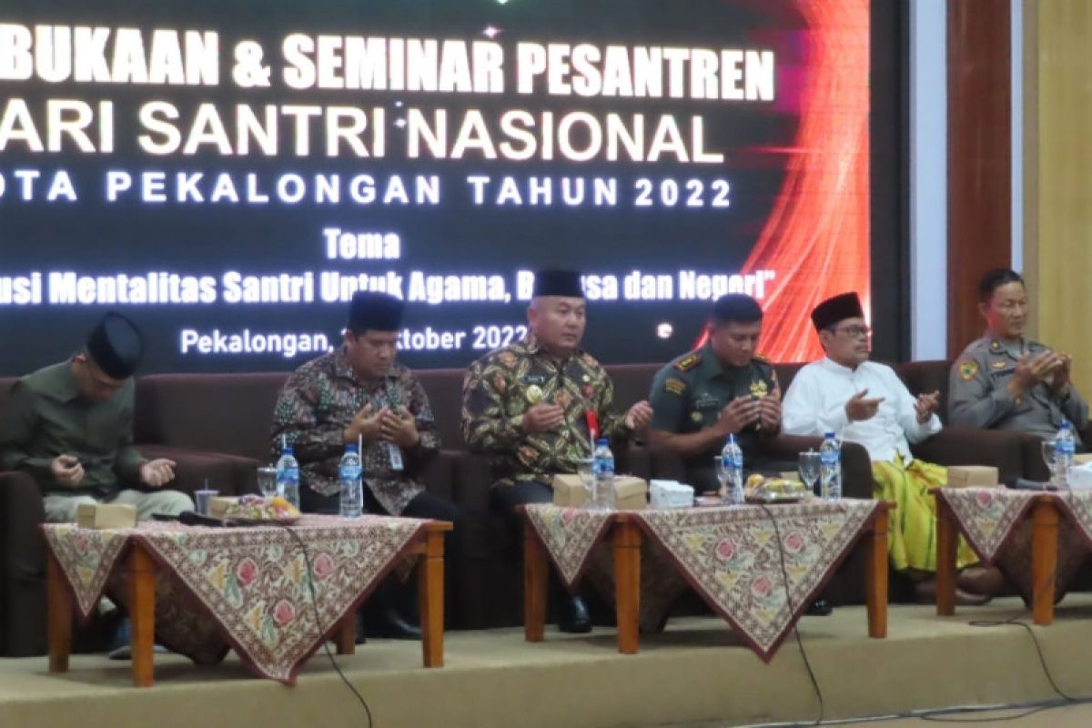 Santri di Pekalongan diminta terapkan ilmu agama di era digital