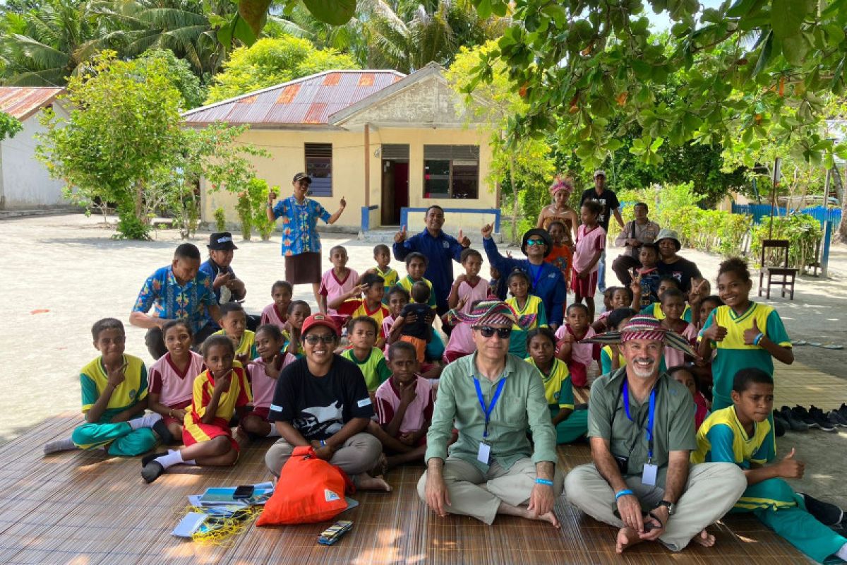 UNESCO Global Geoparks team members visit West Papua's Raja Ampat