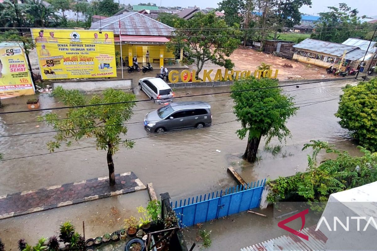 BPBD sebut banjir terjang dua kabupaten di Sulteng