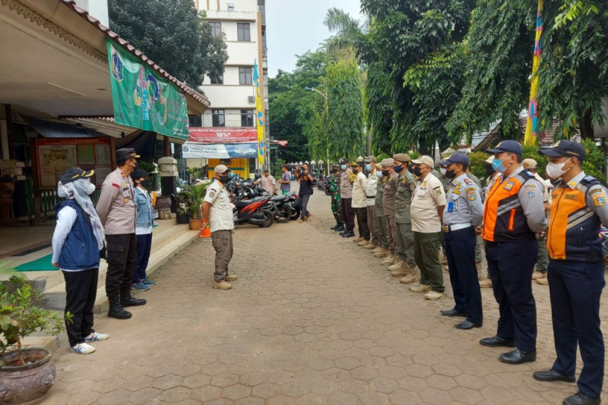 Petugas gabungan tangkap sembilan PMKS di Pancoran