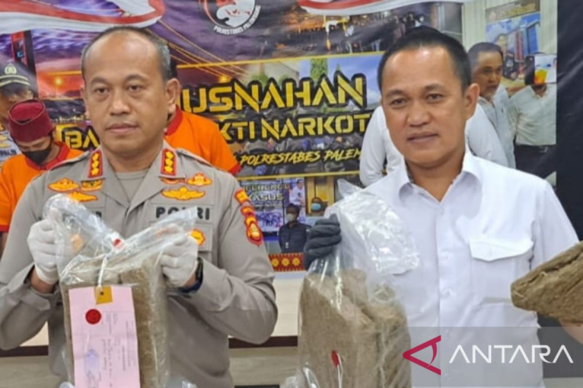 Polrestabes Palembang budayakan ke kantor dengan sepeda motor