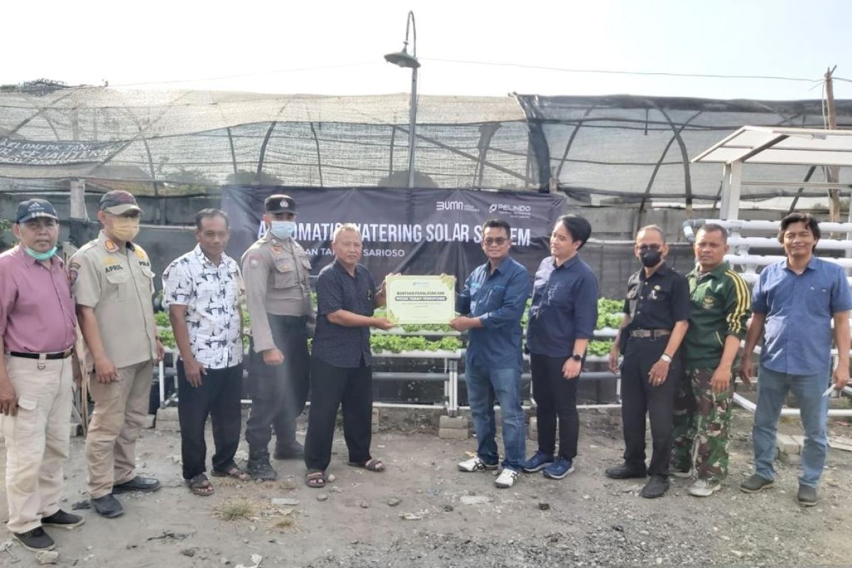 Terminal Teluk Lamong salurkan bantuan penyiram tanaman otomatis