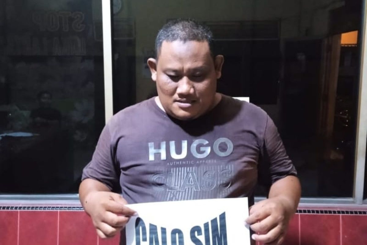 Polrestabes Medan tangkap dua orang calo SIM