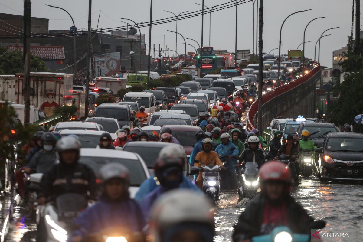 Gedung baru sedia pengisi daya hingga Dishub tekan macet