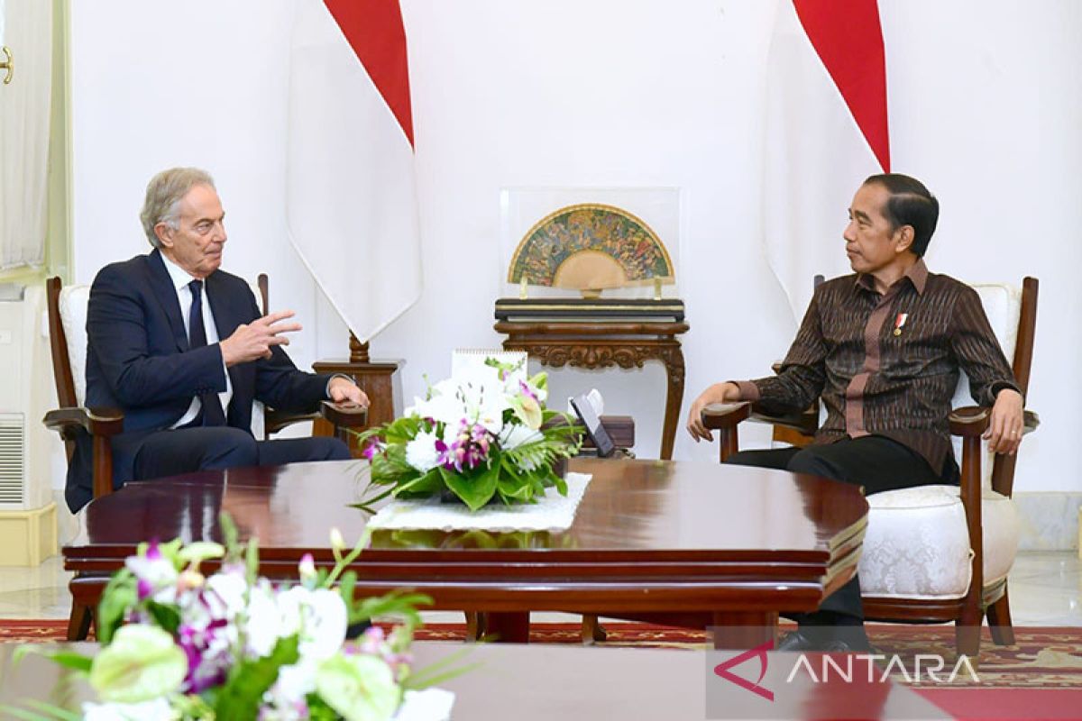 Presiden Jokowi bertemu Tony Blair hingga skenario pemindahan ASN