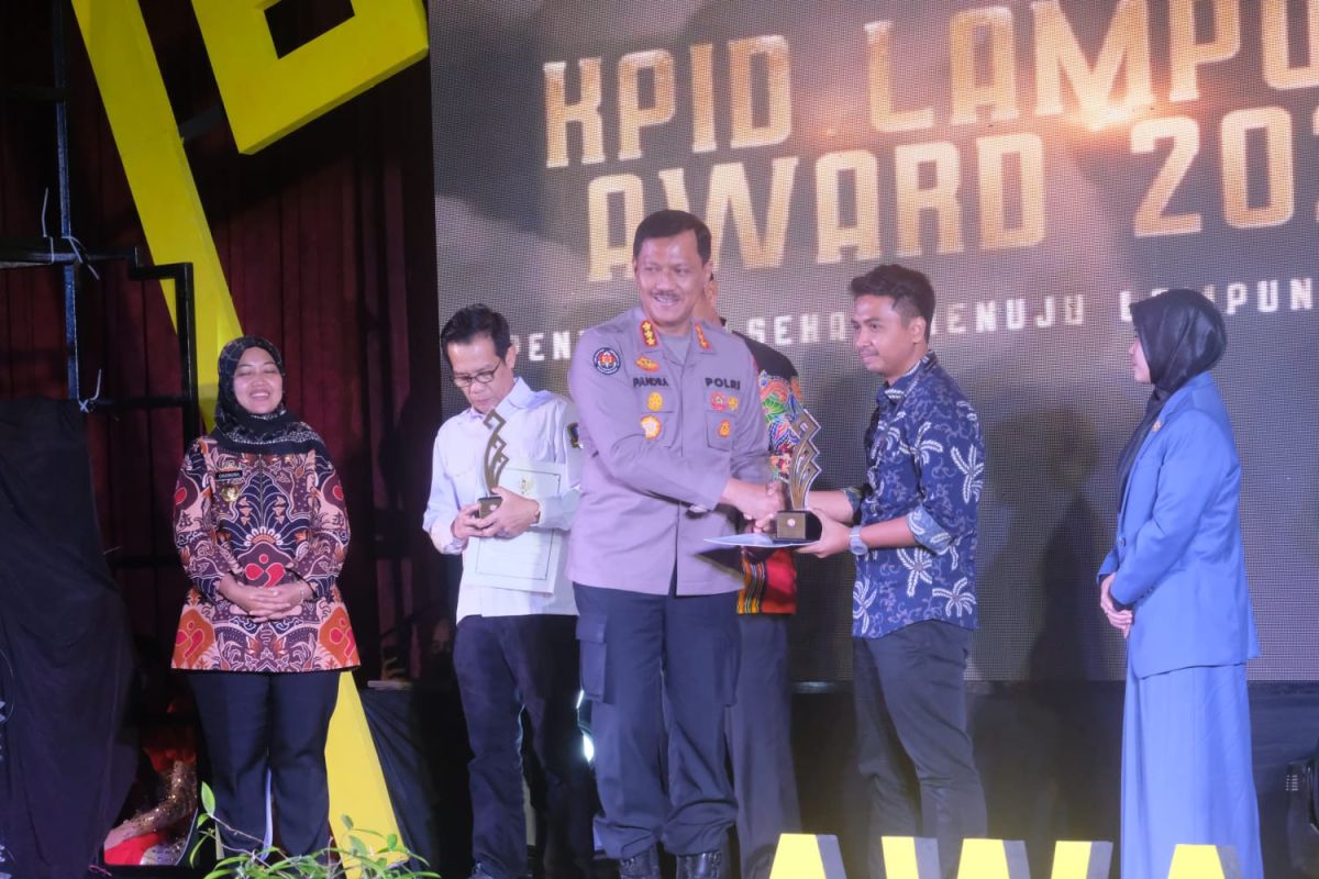 Kabid Humas Polda Lampung hadiri KPID Awards 2022