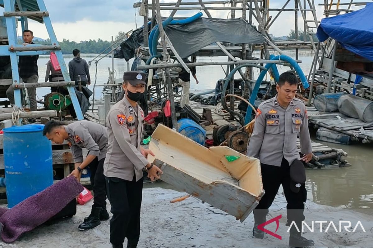 Polisi Bangka menertibkan penambangan biji timah ilegal