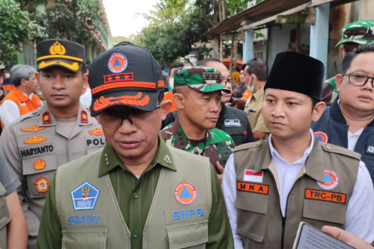 BNPB salurkan bantuan untuk pemulihan usai banjir di Trenggalek