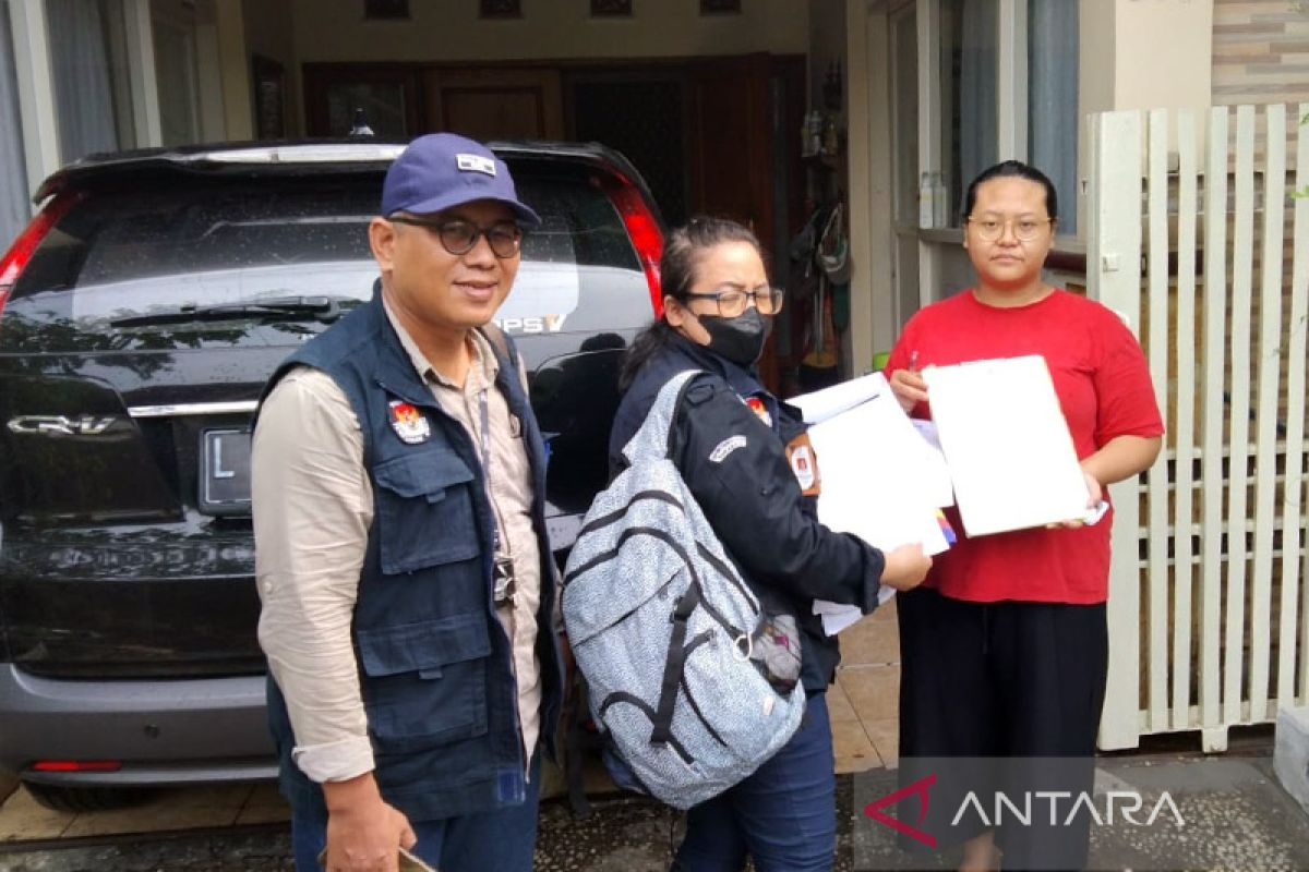 KPU: Banyak warga Surabaya mengaku bukan anggota parpol saat verfak