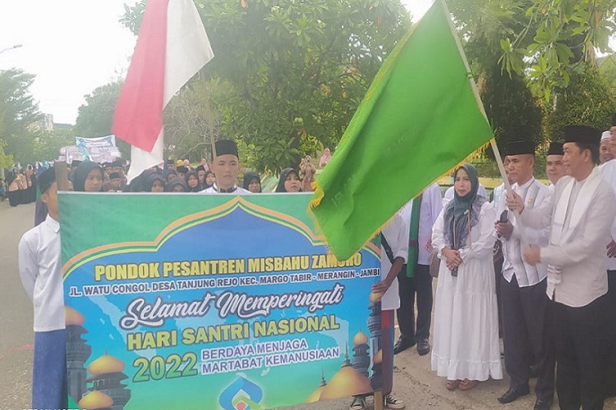 Ribuan santri Merangin Jambi pawai Hari Santri 2022