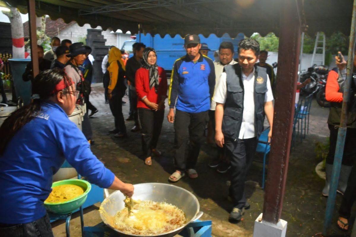 Wagub Jatim pastikan dampak banjir Trenggalek terkendali