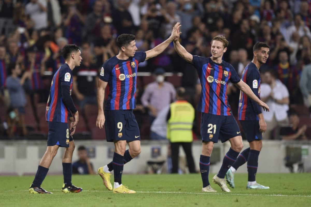 Barcelona kalahkan Villarreal 3-0, Lewandowski cetak dua gol