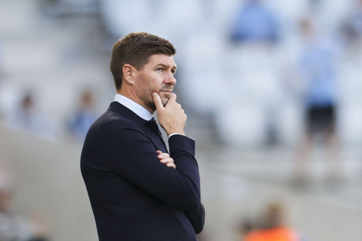 Pelatih Steven Gerrard dipecat usai Aston Villa kalah dari Fulham